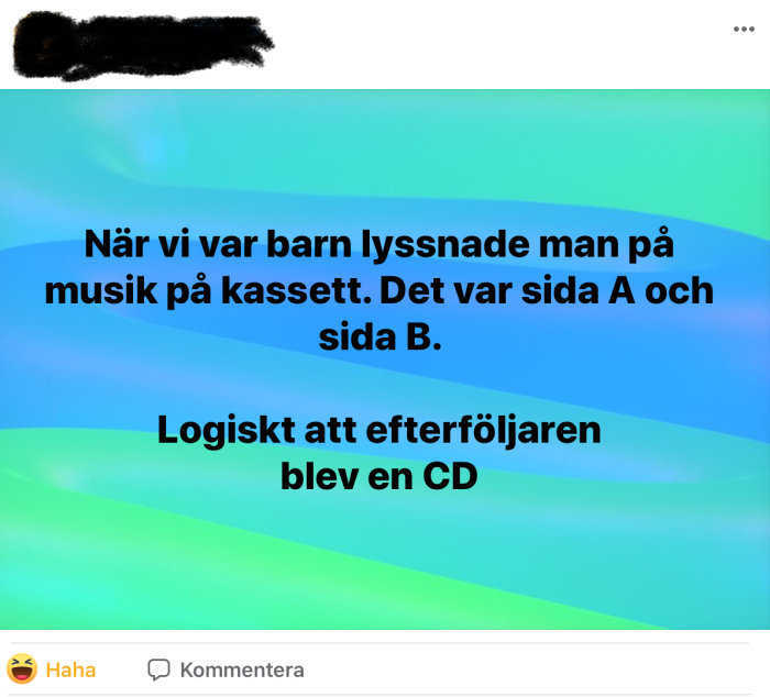 Skärmavbild av ett sociala medier-inlägg med text om kassettband och CD-skivor på färgglad bakgrund.