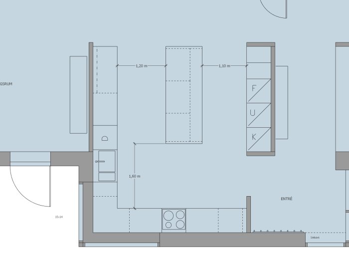 Ritning av ett kökslayoutförslag som visar avstånd mellan köksö, högskåp och diskmaskin samt entré och sittbänk.