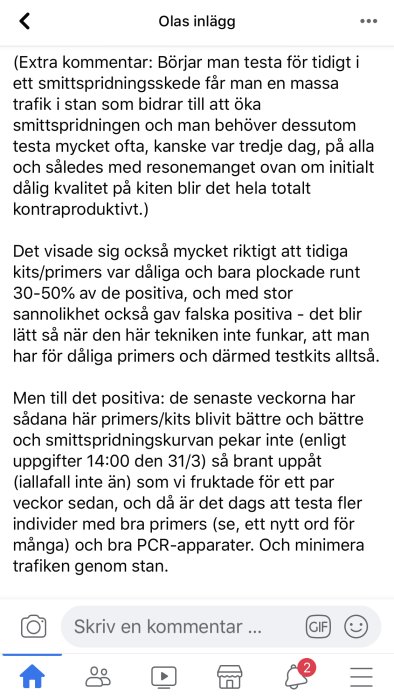 Skärmdump av ett Facebook-inlägg om testning och smittspridning med kommentarer om testkvalitet och -frekvens.