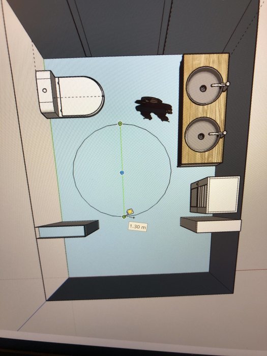 3D-skiss av badrum med måttangivelser, innehåller toalett, handfat och rullstolsvändyta.