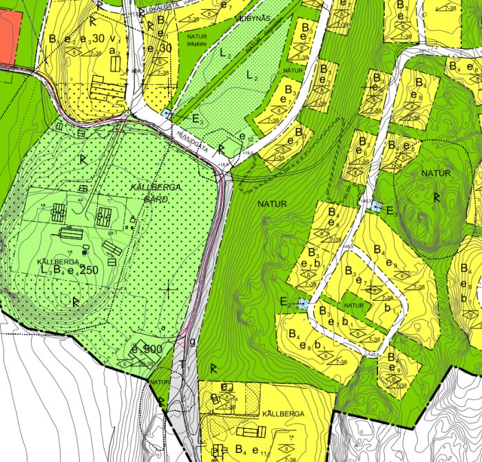 Detaljplanekarta över Källberga gård med omgiven natur och markerade byggzoner.