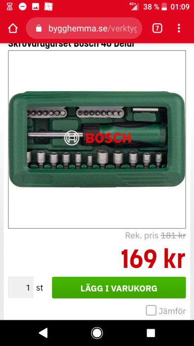 Skråvdragarset Bosch 40 Delar i grönt fodral med olika bits och skruvmejsel, prisangivelse på skärmen.