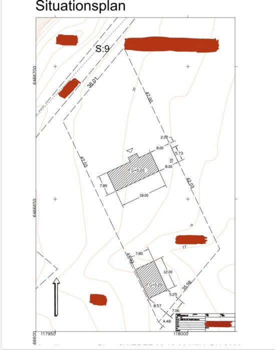 Situationsplan med måttangivelser för planerat hus och garage på en bygglovsritning.