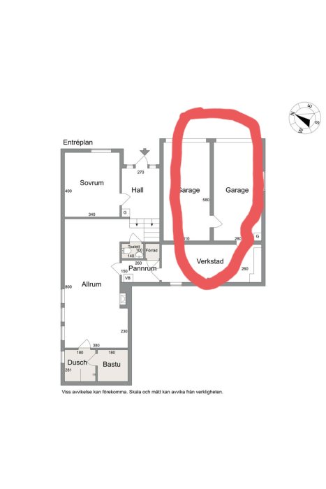 Ritning av en byggnad med två separata garage markerade för att kombineras till ett stort garage.