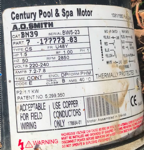 Närbild på en etikett för en Century Pool & Spa Motor med tekniska specifikationer.