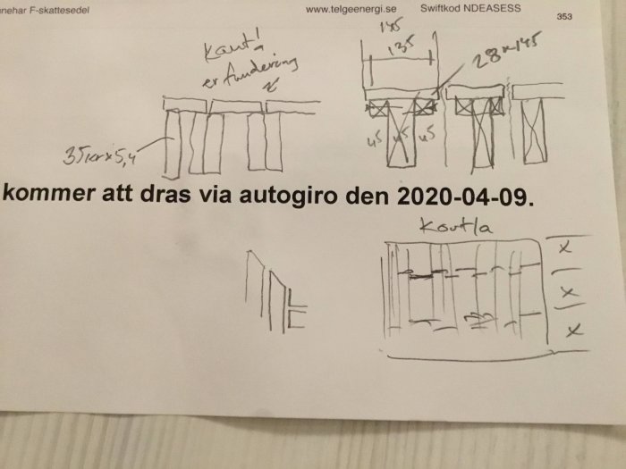 Handskiss av regelkonstruktion med anteckningar för att föreslå en mer effektiv användning av reglar i en byggnad.