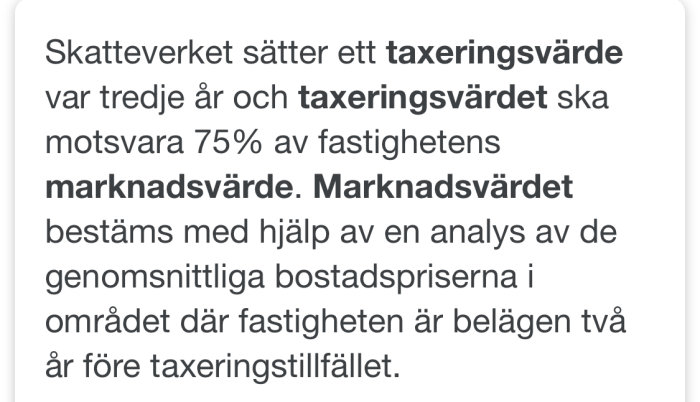 Skärmdump av text om hur Skatteverket bestämmer taxeringsvärdet baserat på fastighetens marknadsvärde.
