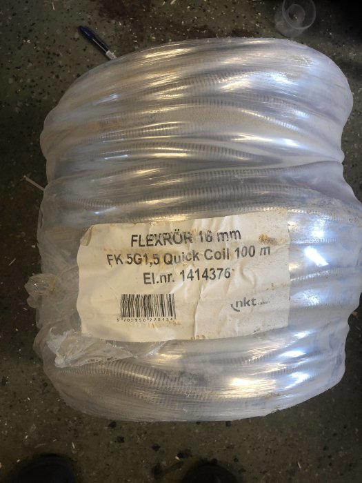 Rulle med NKT Flexkur 16 mm FK 5G1,5 Quick Coil 100 m elektrisk kabel.