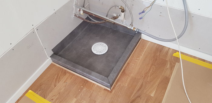06 En ny golvbrunn installerades.jpg