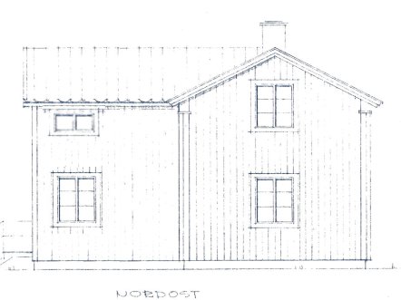 Arkitektritning av husfasad med markerade positioner för fönster.