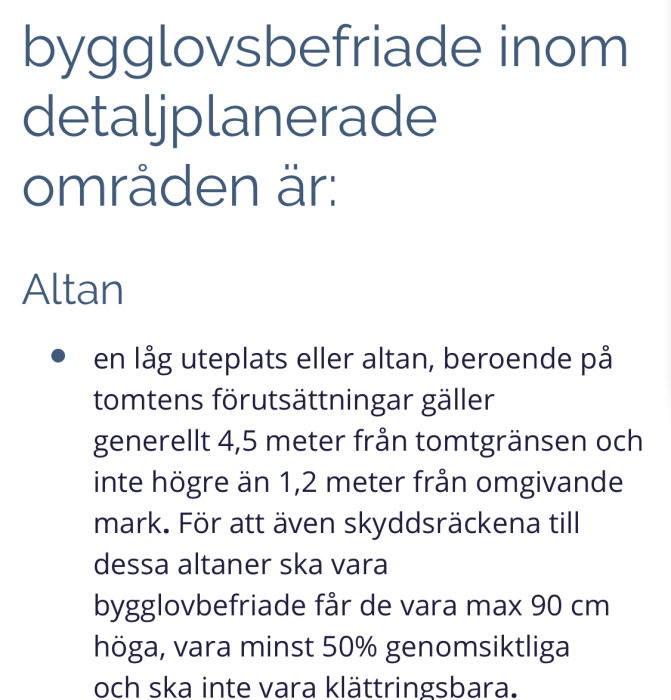 Text från kommunens webbsida som beskriver bygglovsbefriade altaner, blå bakgrund och vit text.