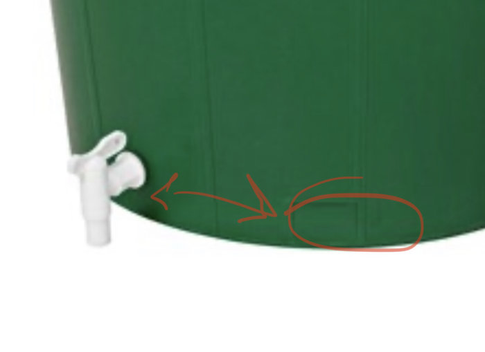 Grön behållare med tappkran och röda pilar som indikerar eventuell problemplacering.