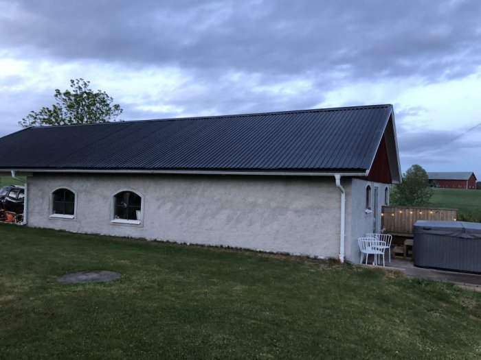garage.jpg