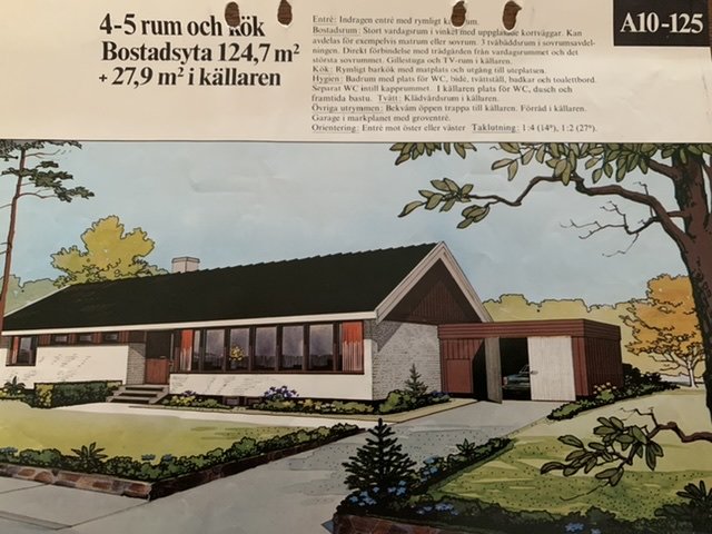 Illustration av ett Hultfreds-Hus modell A10-125 från 1973 med beskrivning av rum och ytor.