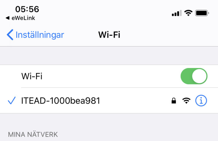 Skärmdump av Wi-Fi-inställningar på en smartphone som visar ansluten nätverk "ITEAD-1000bea981".