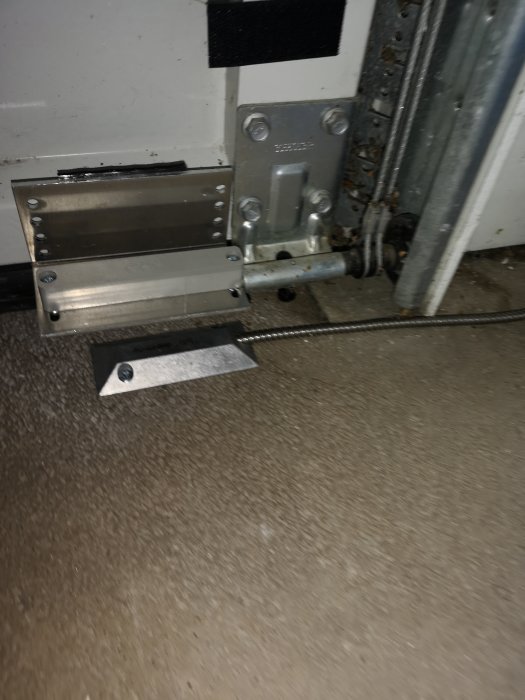 MagnetkontaktGarageport.jpg