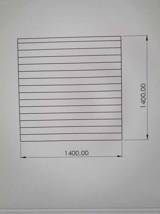 Grov ritning av rektangulärt byggprojekt med måttangivelser, 1400 x 1400 millimeter.