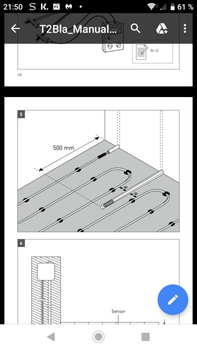 Illustration av golv med uppmärkt 500 mm avstånd för placering av en sensor kabel enligt T2Blå manual.