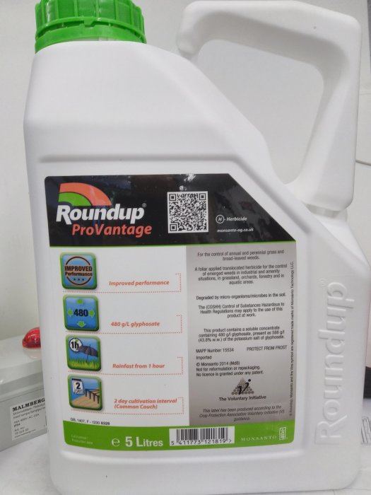 Flaska med Roundup ProVantage herbicid, 480 g/l glyfosat, märkning och bruksanvisning.