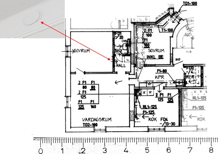 Arkitektritning av en lägenhets planlösning med markerad ventilationskanal och kommande förändringar.