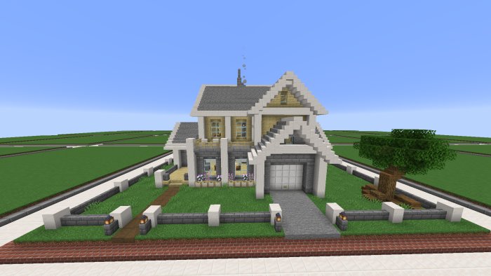 Byggtävlingsprojekt i Minecraft med en stor virtuell villa och trädgård mot en grön yta och klar himmel.