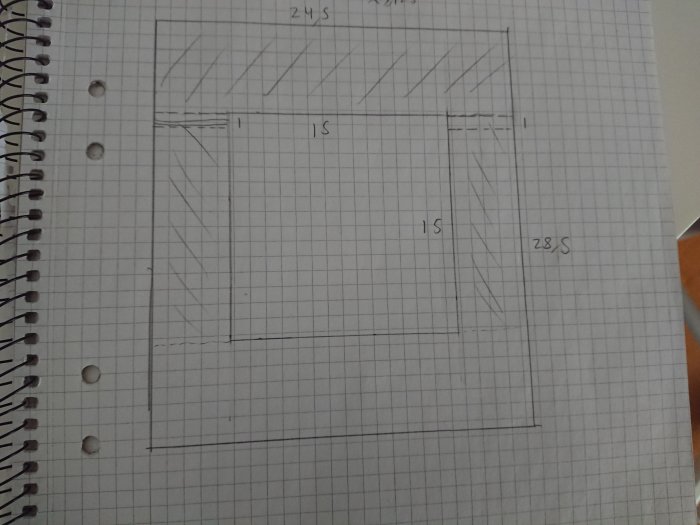 Ritad skiss på rutigt papper föreställande mått för stenläggning med 1 cm fog angivet.