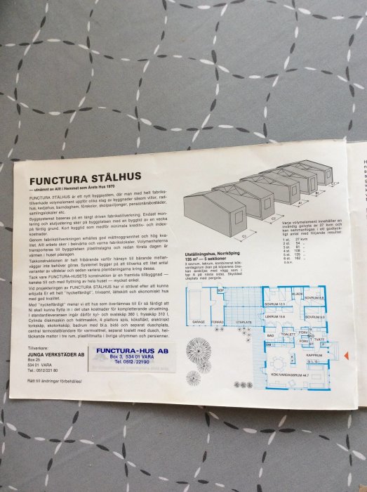 Originalfolder för Functura Stålhus från 1970-talet med ritningar och planlösning för ett prefabricerat hus.