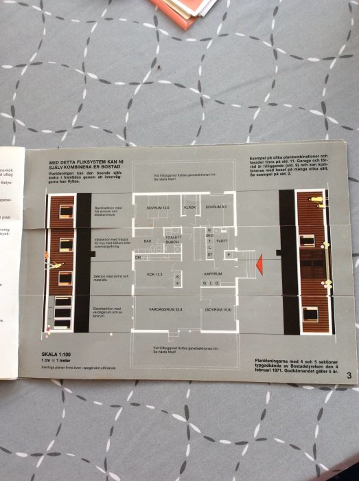 Originalritning från en Functura Hus-broschyr visar en planlösning med markerade rum och skala 1:100.