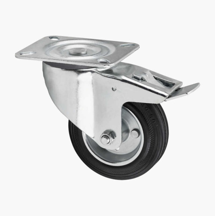 Hjul med svängbar fästplatta som möjliggör cykelanslutning, med u-bygeldetalj synlig.