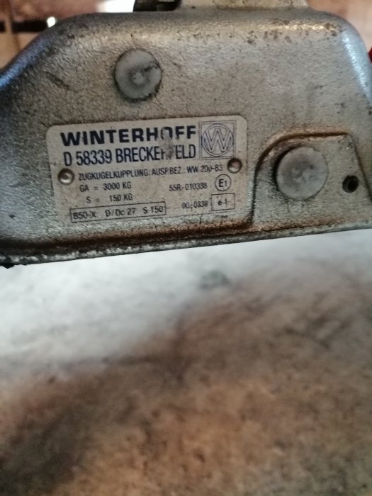 Typskylt på Winterhoff WW200 gjuten handske för släpvagn.