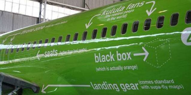 Flygplanssida med humoristiska beskrivningar som "black box" och "landing gear".