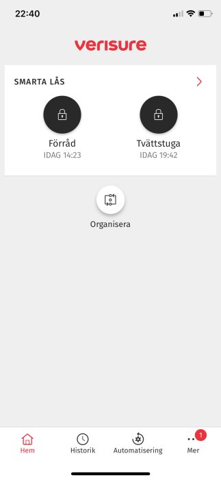 Skärmbild av Verisure-appens hemskärm med smarta lås för förråd och tvättstuga.