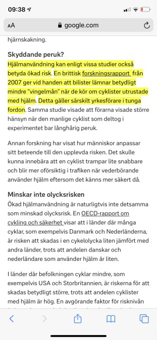 Skärmdump av en artikel om hjälmanvändning och cykelsäkerhet med markerad text om forskning.
