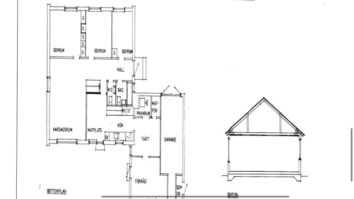 Svartvita arkitektritningar för ombyggnad från 1970 med bottenplanslayout och hussektion, inklusive rumsmarkeringar.