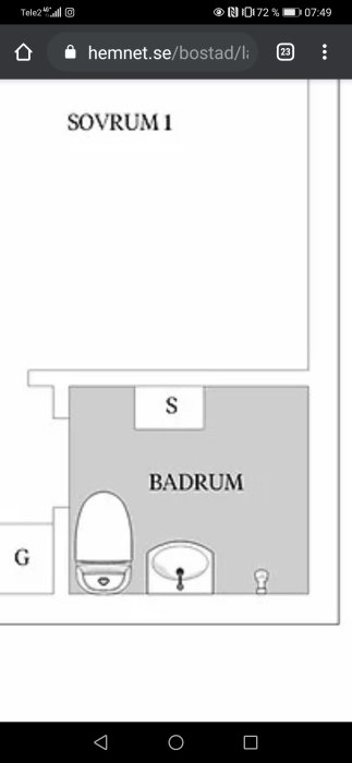 Planritning av badrum med toalett, handfat och plats för tänkt dusch där tvättmaskin kan stå.