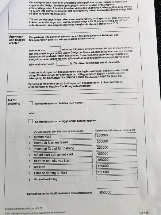 Dokument med text och tabell avser betalningsplan och ändringar i byggkontrakt enligt ABS 09 standard.