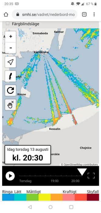 Screenshot av en blixt- och nederbördsradar som visar ovanliga mönster över Östersjön, tagen från en vädersida.