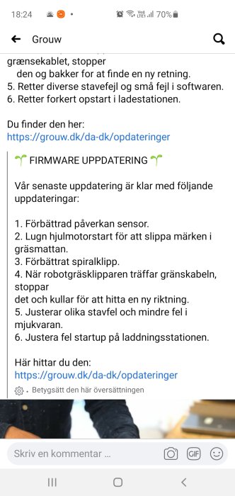 Skärmdump av en uppdateringslista för robotgräsklippare med text om förbättringar och en webblänk.