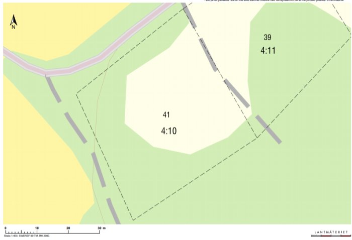 Tomtkarta som visar ett grönt område markerat med "41 4:10" och omkringliggande vägar och tomter.