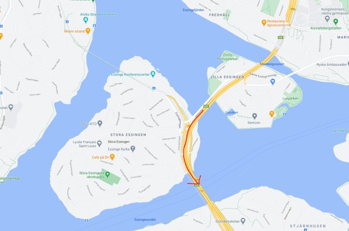 Skärmklipp av kartbild med blinkerspil vid vägskäl på Essingeleden.