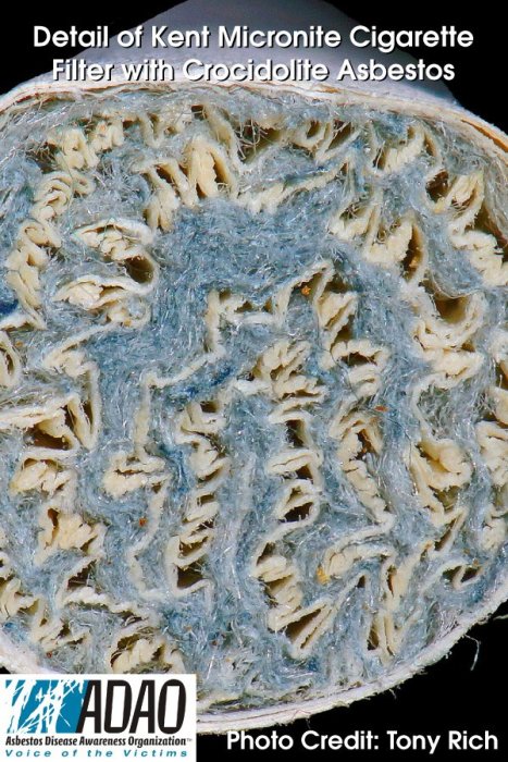 Närbild på Kent Micronite-cigaretterfilter med blå asbest (crocidolit) från 50-talet.