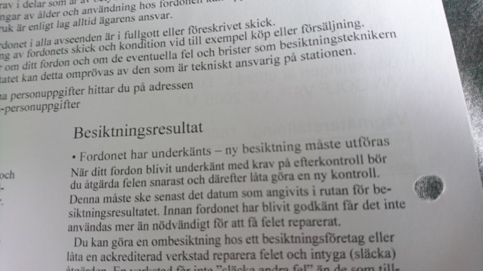 Del av ett dokument med rubriken "Besiktningsresultat" som förklarar förfarandet vid underkänt fordon och krav på efterkontroll.