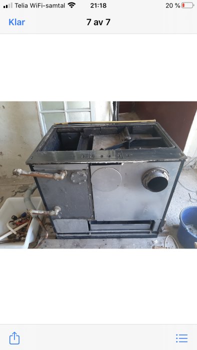 Wamsler kökspanna utan spishäll, synliga vattenrör och öppen konstruktion redo för effektivisering.