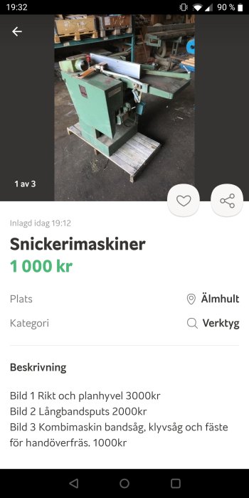 Grön snickerimaskin, troligen en rikthyvel, i ett verkstadsrum.