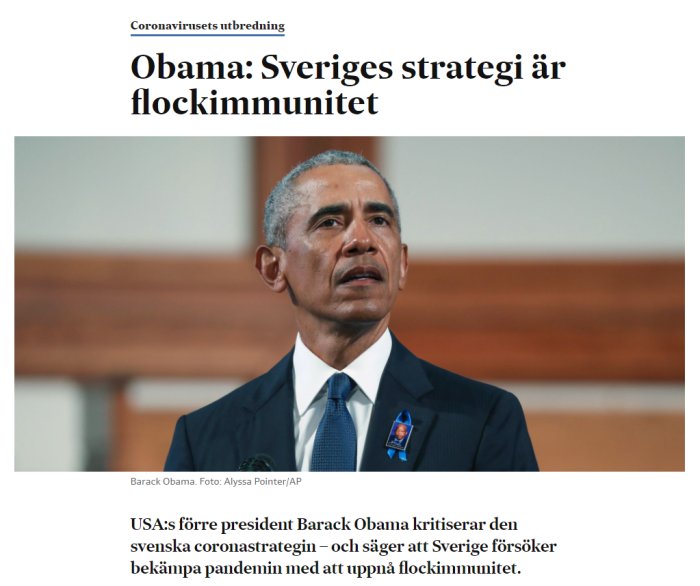 Före detta presidenten Barack Obama talar vid en offentlig tillställning.