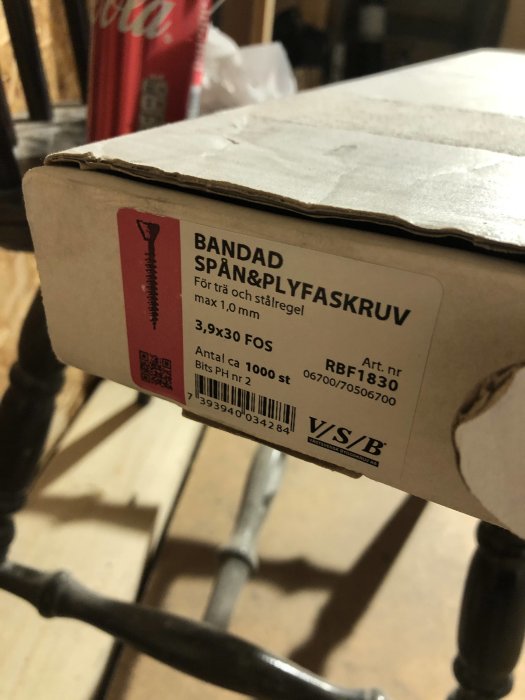 Boks med Bandad Spån- og Plyfaskruv, 3,9x30 mm, til træ og stålregel max 1,0 mm.