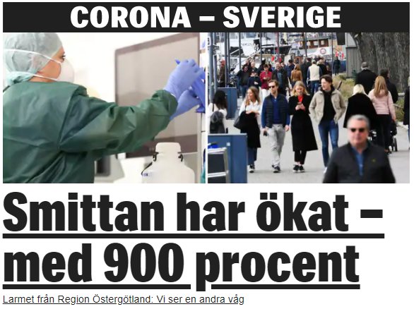 Vårdpersonal i skyddsutrustning vid coronatestning och en folkmassa i bakgrunden.