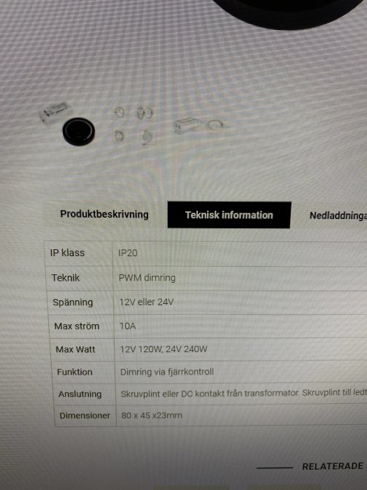 En LED-dimmer visas bredvid sin tekniska specifikationslista på en skärm.