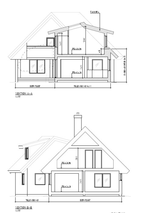 Arkitektoniska ritningar av en husutbyggnad med skevt tak anpassat efter befintligt hus.