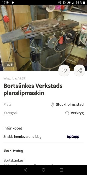 Verkstads planslipmaskin i arbetsmiljö med verktyg på arbetsbänken.